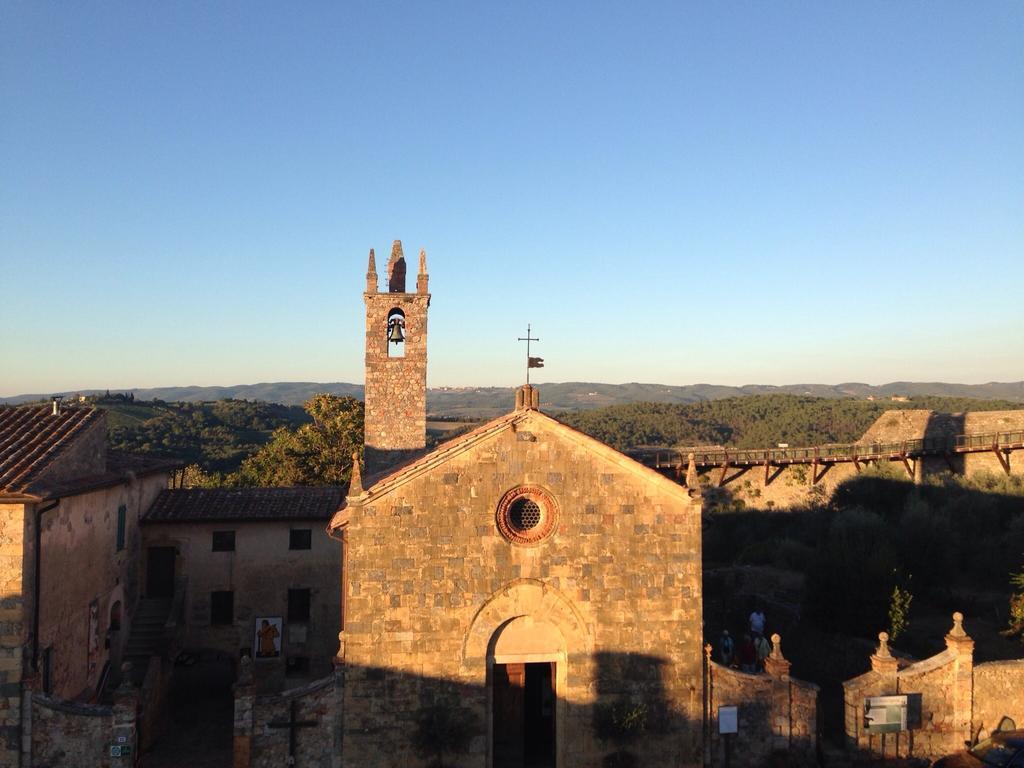 B&B In Piazza Monteriggioni Exterior photo