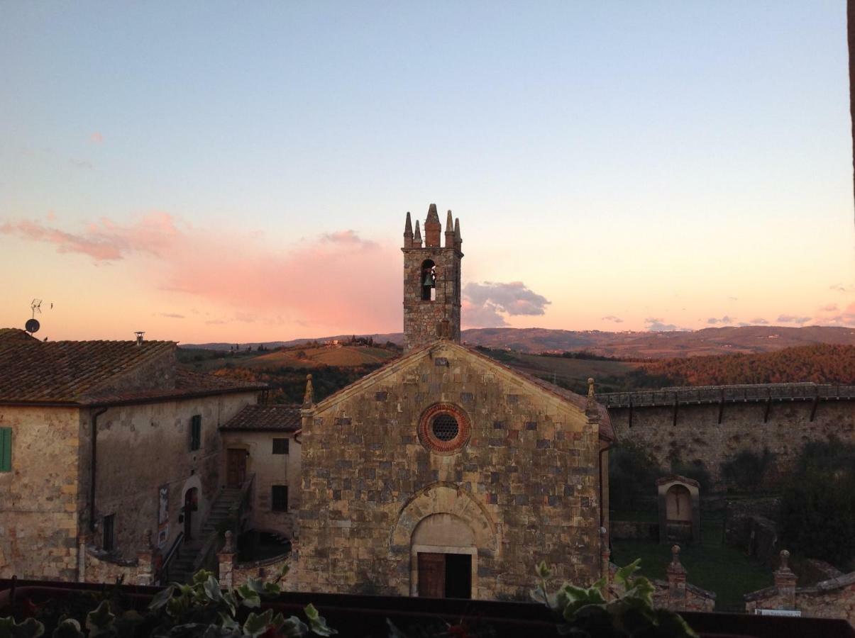 B&B In Piazza Monteriggioni Exterior photo