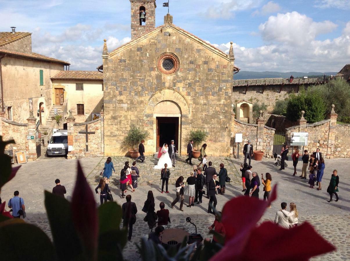 B&B In Piazza Monteriggioni Exterior photo